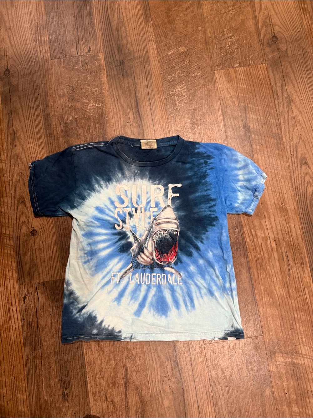 Surf style kids 10-12 T / medium shirt